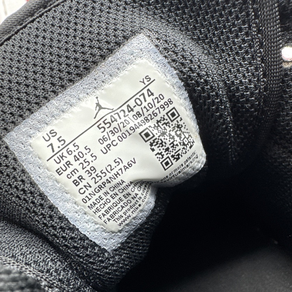 Jordan 1 Mid Mens 7.5 Banned Bred Black Red Bulls Retro 554724-074 Sneakers - Picture 9 of 9